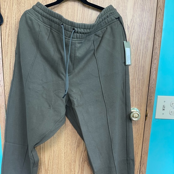 Mens Goodfellow and Co size 2X Joggers Sweatpants with pockets NWT - Picture 1 of 5